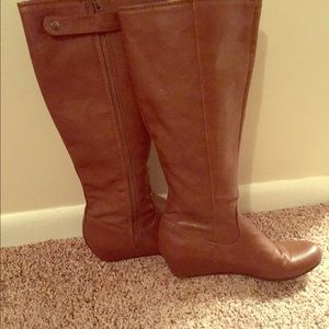 Caramel colored DSW mid calf boots size 7 1/2.