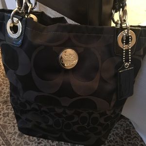 Coach signature Bucket Tote