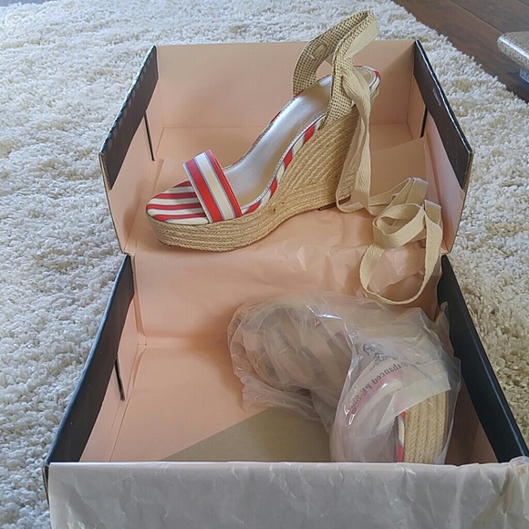 NEW. Red & white Wedges