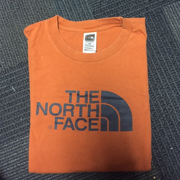 North face t shirt (medium)
