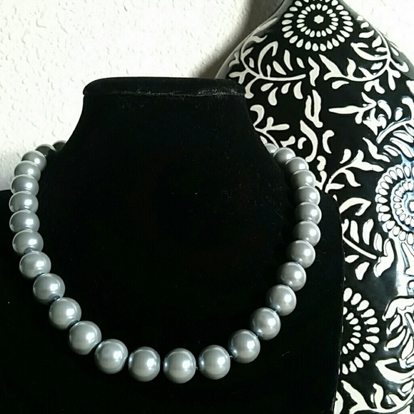 18" Grey Sea Shell Pearl Strand
