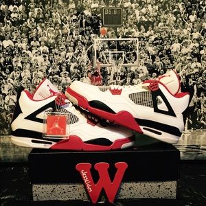 ***DS AIR JORDAN IV RETRO***