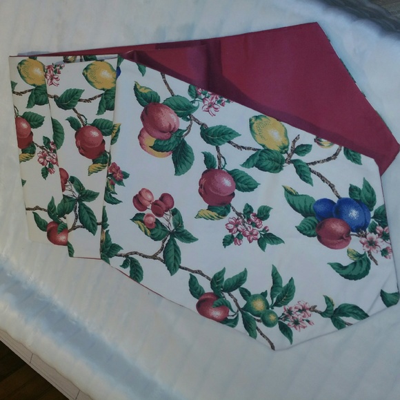 Tablerunner - Picture 2 of 2
