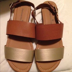 Adorable summer sandals!