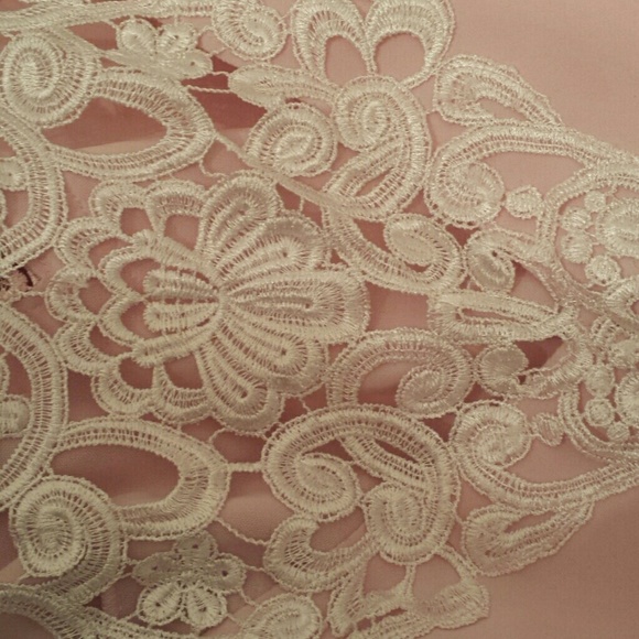 Pale pink Windsor tight fitting dress - Picture 3 of 3