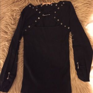 Black Top w/ Keyhole & Grommets Size S