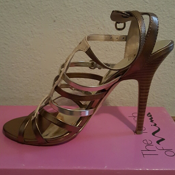 Shoes - Picture 2 of 4