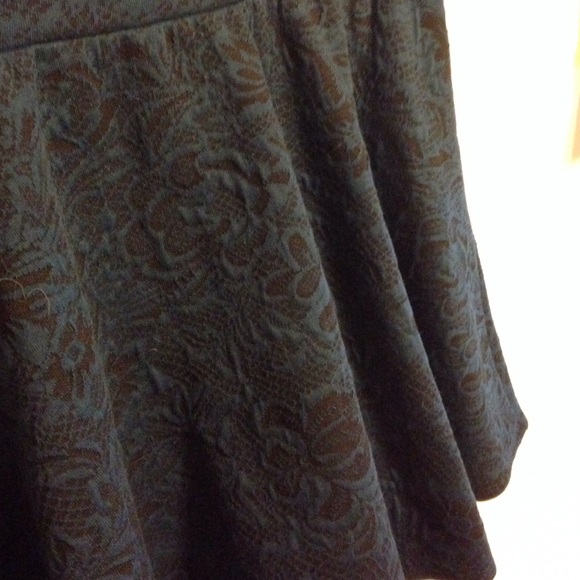 Skirt - Picture 2 of 3