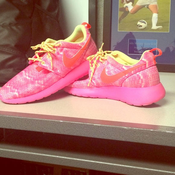 Nike Shoes - Nike Rosche Pink orange and yellow