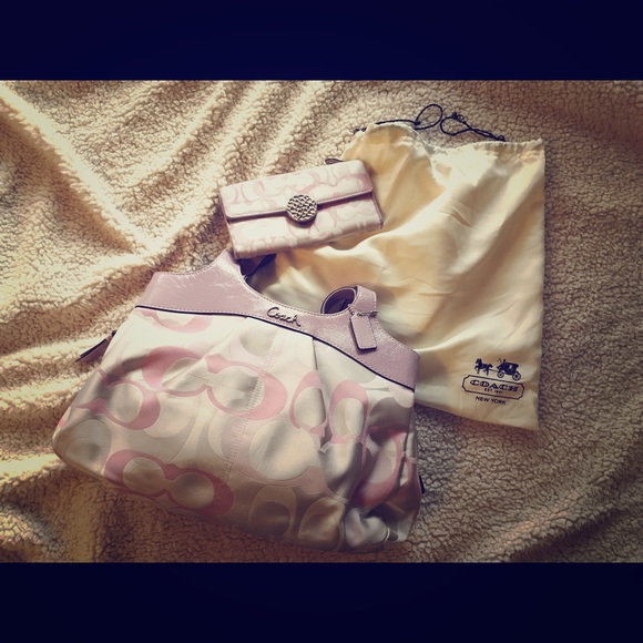 Authentic Coach Signature C Pink Tote #F18826