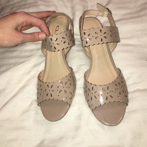 NWT nude cutout wedges