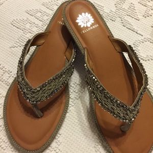 New Yellow Box Yvonne sz 8