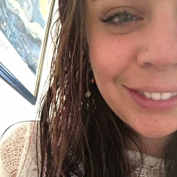 Meet your Posher, Em