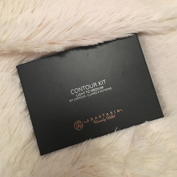 Contour Kit Light to Medium🍩