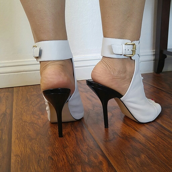 GUESS. High Heels. - Picture 3 of 4