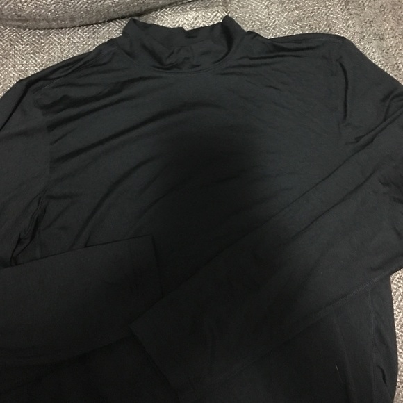 Excellent condition men's tek gear layering tee