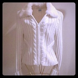 Women's Zip-Up Sweater with Fur Trim - Medium