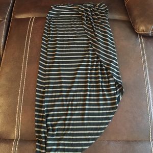 Bobeau skirt- black and olive green