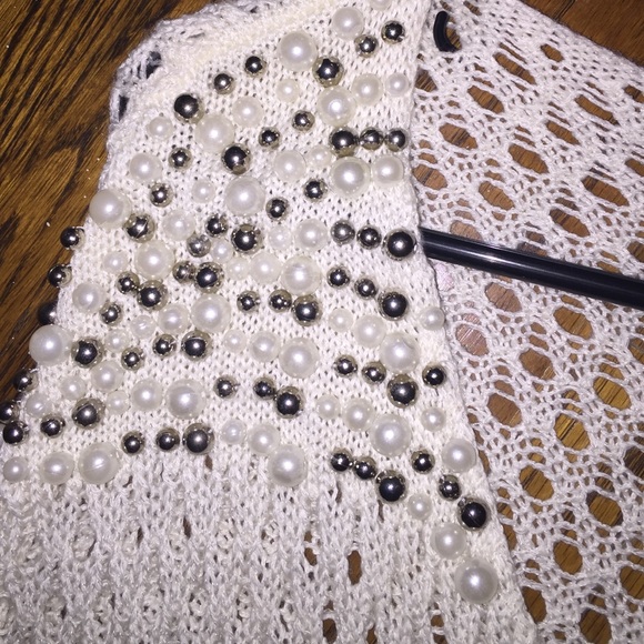 sweater - Picture 2 of 3