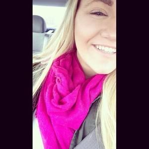 Meet your Posher, Mia