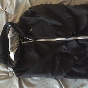 Boys Nike therma-fit sweatshirt