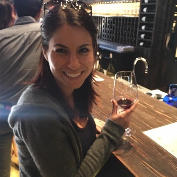 Meet your Posher, Megan - Picture 2 of 4