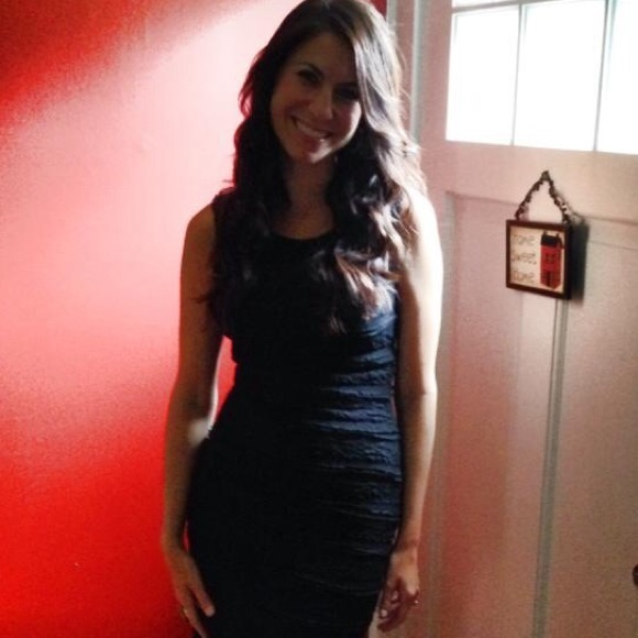 Meet your Posher, Megan - Picture 3 of 4