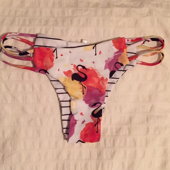 Cheeky reversible bikini bottoms