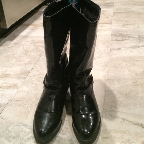 All weather boots