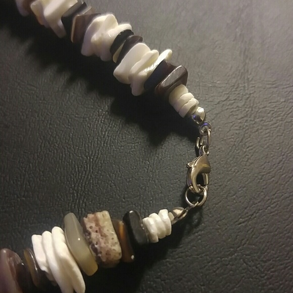 Multi Colored Shell Necklace - Picture 3 of 3