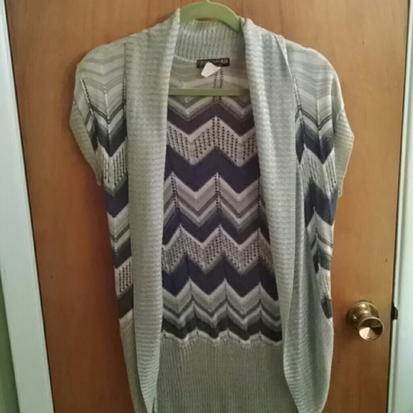 Vest - Picture 2 of 3