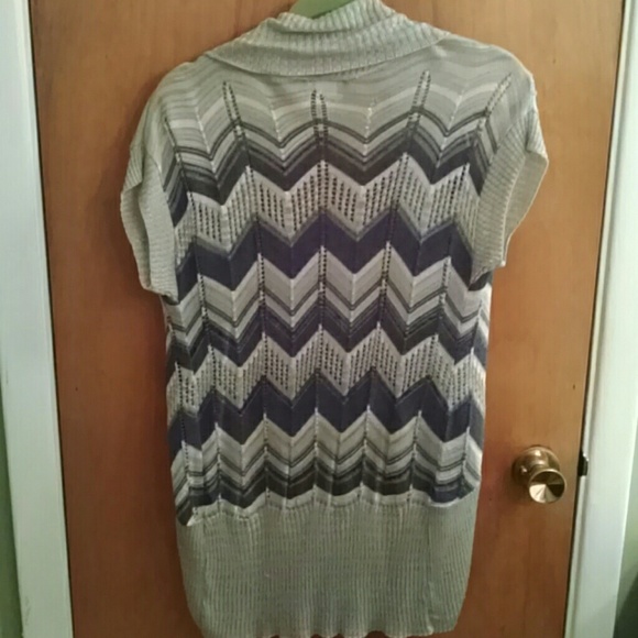 Vest - Picture 3 of 3