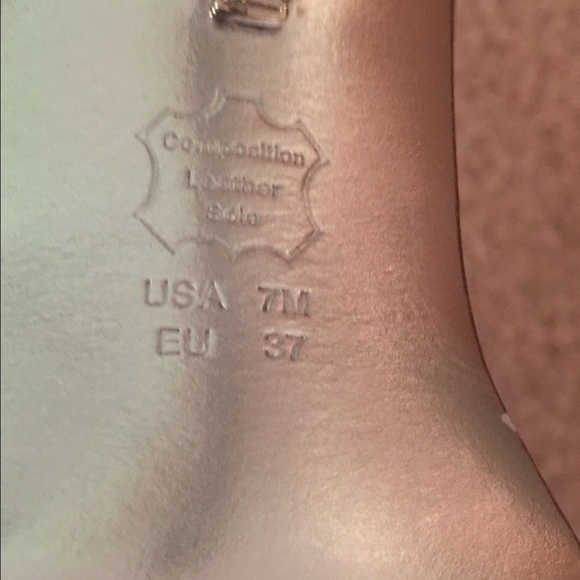 Silver heels - Picture 4 of 4