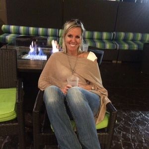 Meet your Posher, Janelle