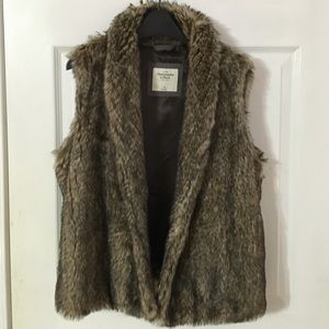 Abercrombie & Fitch Faux Fur Vest