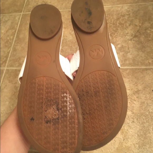 SOLD White Michael Kors Hamilton flip flop sandals - Picture 3 of 4