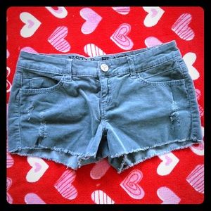 🍀V STAR BLACK SHORTS🍀