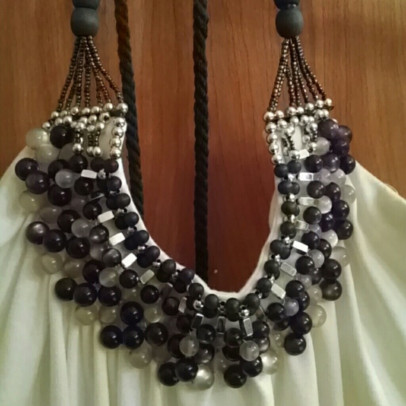 Halter top - Picture 2 of 3