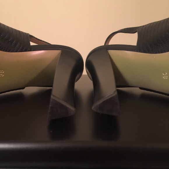 ❤️FLASH SALE❤️Authentic Giuseppe Zanotti heels❤️ - Picture 4 of 4