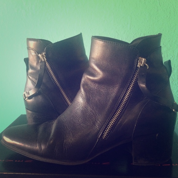 Zara black leather side zip ankle boots