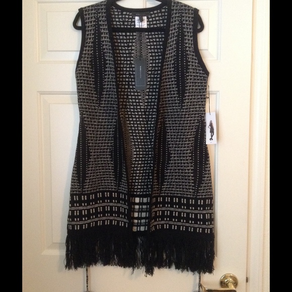 BCBGMaxAzria Jackets & Blazers - *NWT* Chic BCBG Sweater Vest (M)
