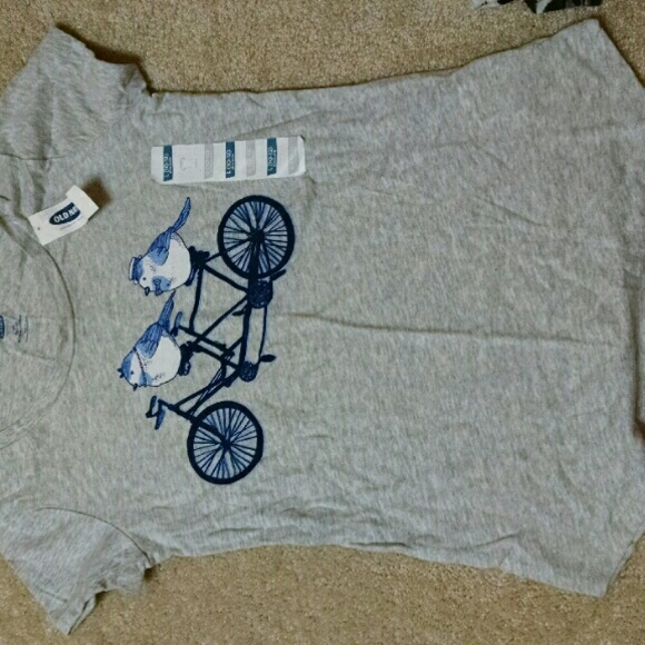 Old navy t shirt