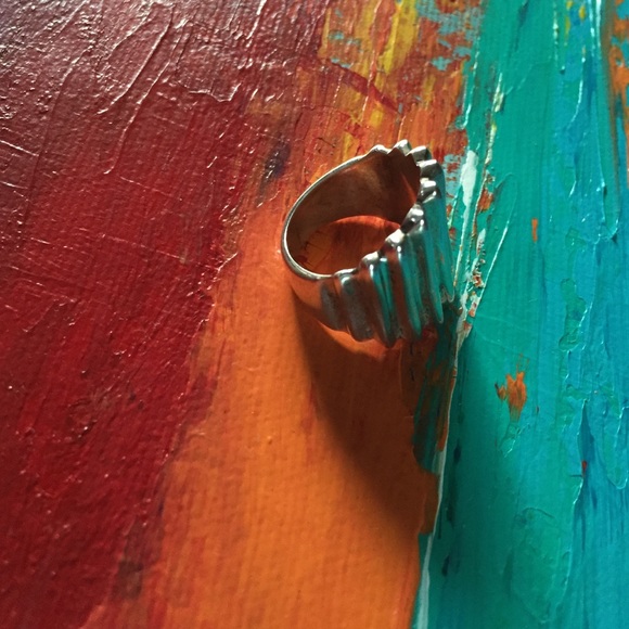 Silver ring - Picture 2 of 2