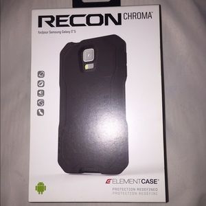 New. Unused Galaxy S5 case. Black.