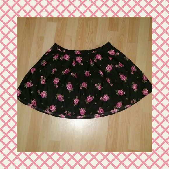 Forever 21 Floral Skater Skirt - Picture 1 of 4