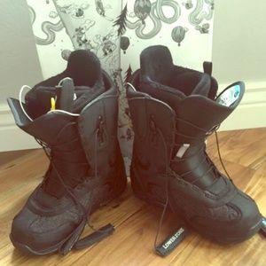 "Emerald" Burton women's snowboard boots