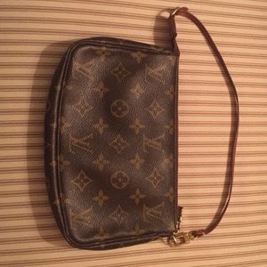 Louis Vuitton pochette