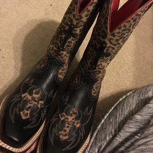 Ariat cowgirl boots