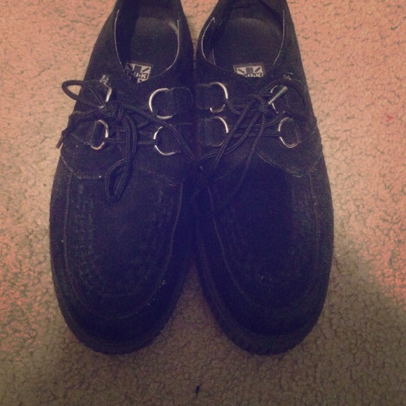 Black creepers