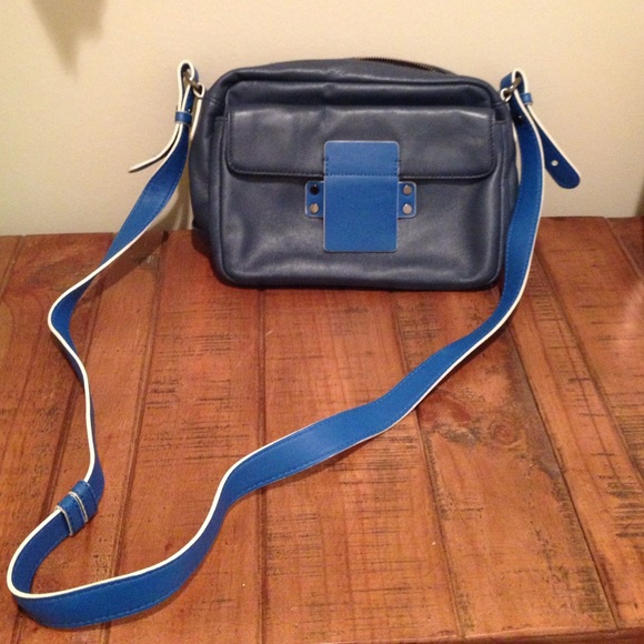 Cole Haan - Picture 3 of 4